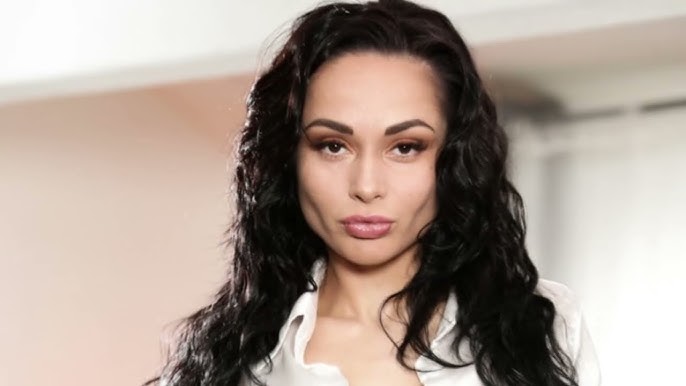 Who Is Crystal Rush? Age, Career & Net Worth