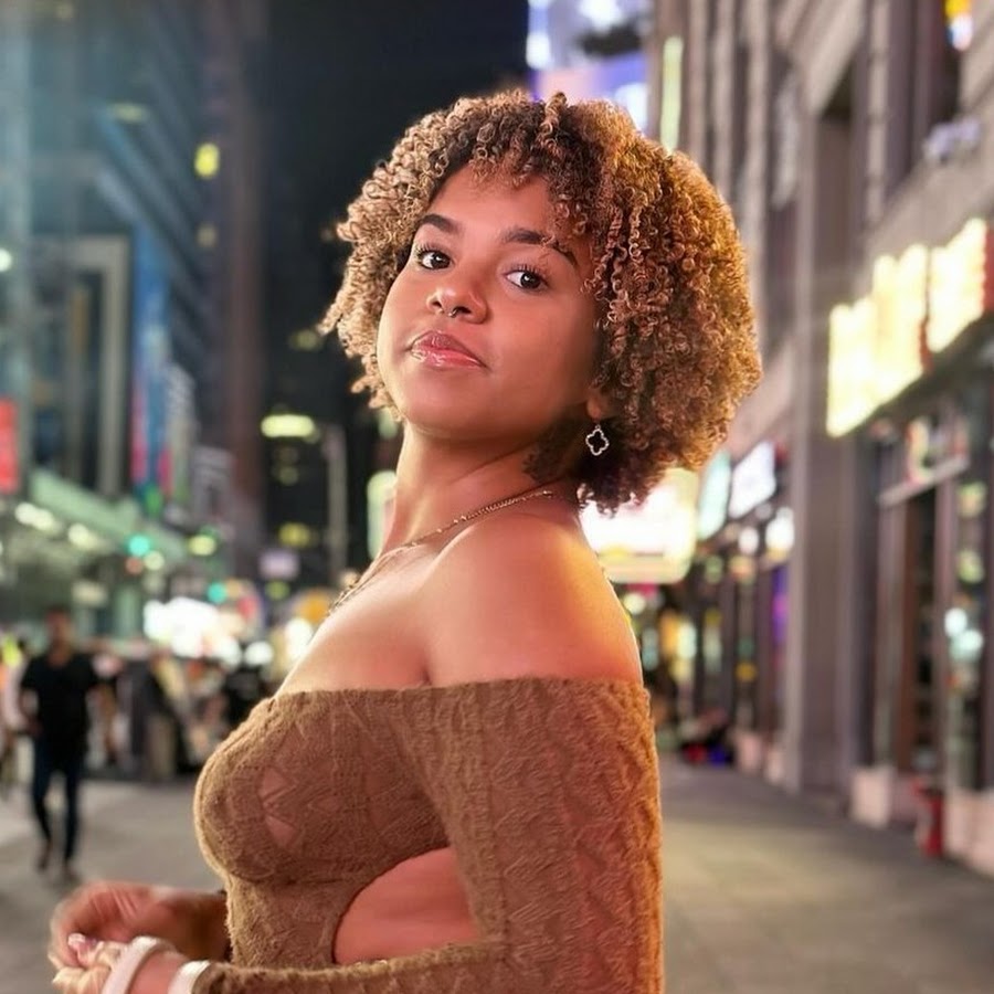 Who Is Danae Davis? Age, Career, Height, Boyfriend, Net Worth